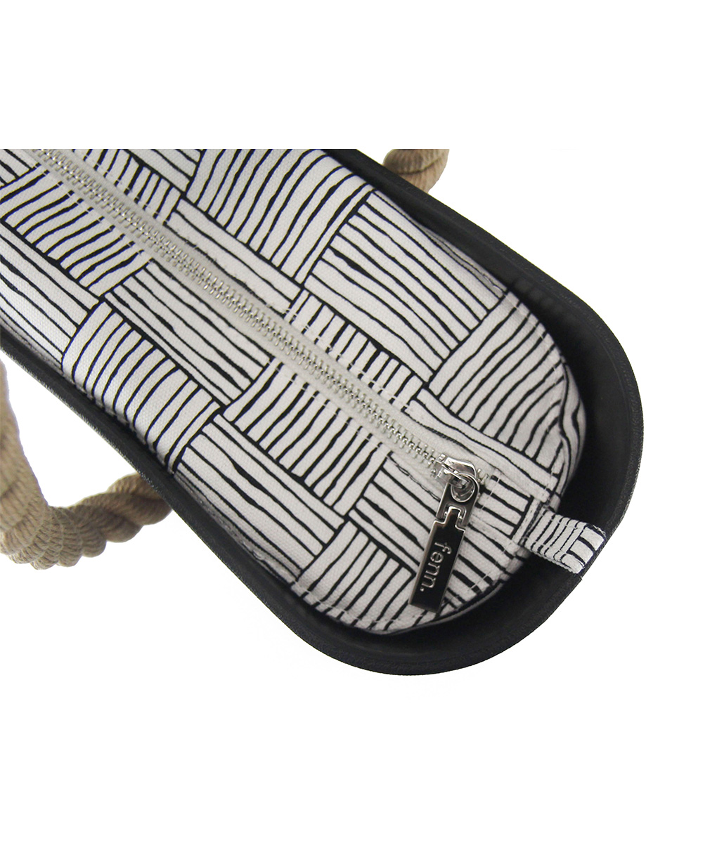 1061.3 This Black Tote Bag features a stunning vinyl exterior that exudes sophistication while the handles and inners are interchangeable