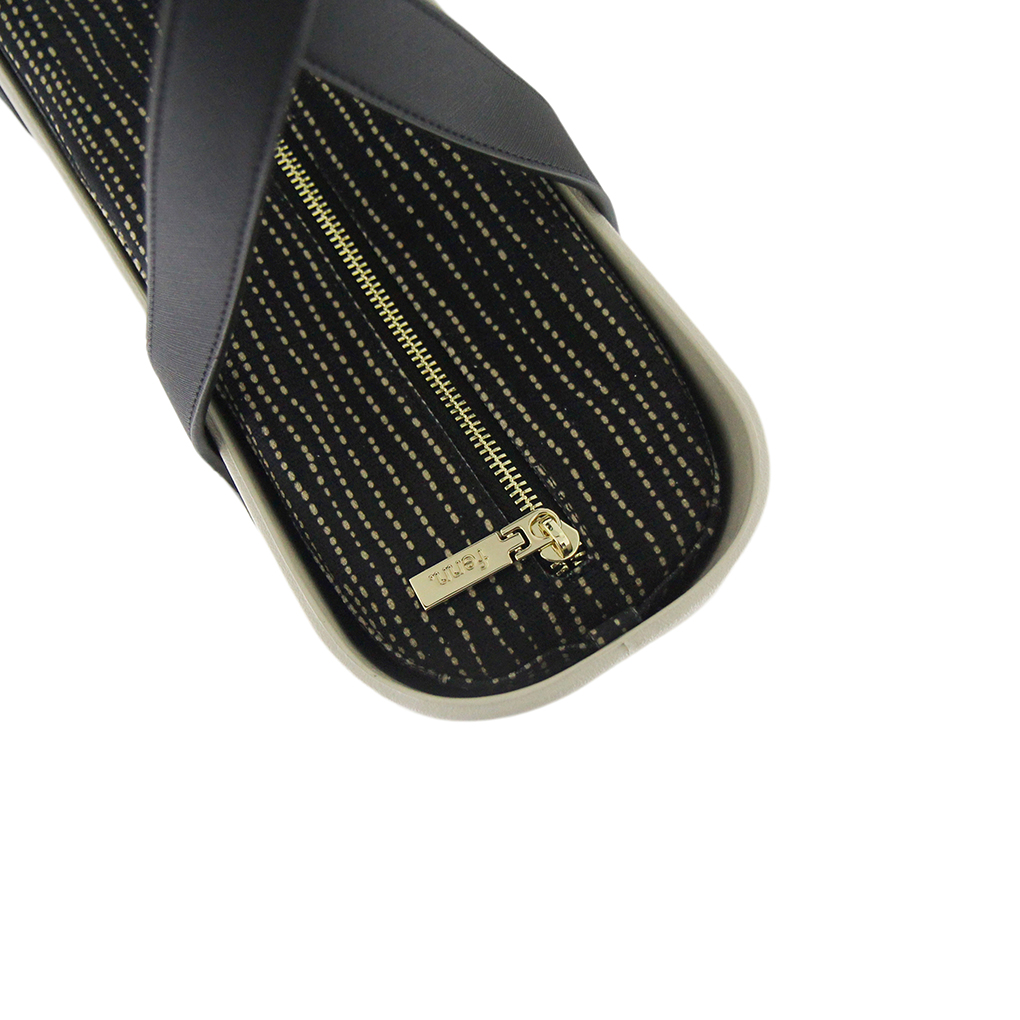 1179-shimmer-(3) This Champagne Shimmer Tote Bag features a stunning vinyl exterior that exudes sophistication while the handles and inners are interchangeable